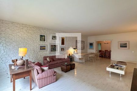 Apartamento à venda com 170m², 3 quartos e sem vaga Apartamento à venda com 170m², 3 quartos e sem vagaSala