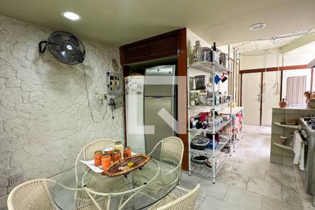 Apartamento à venda com 170m², 3 quartos e sem vaga Apartamento à venda com 170m², 3 quartos e sem vagaCozinha