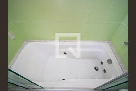 Casa à venda com 500m², 5 quartos e 5 vagasBanheiro da Suíte