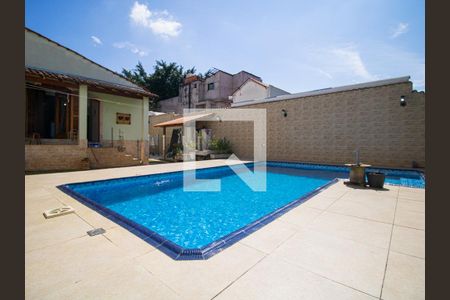 Casa à venda com 500m², 5 quartos e 5 vagasPiscina