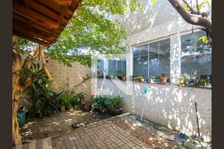 Casa à venda com 500m², 5 quartos e 5 vagasQuintal