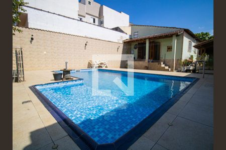 Casa à venda com 500m², 5 quartos e 5 vagasPiscina