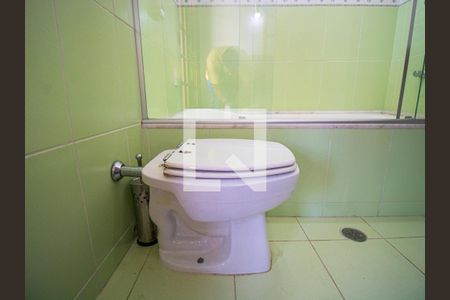 Casa à venda com 500m², 5 quartos e 5 vagasBanheiro da Suíte