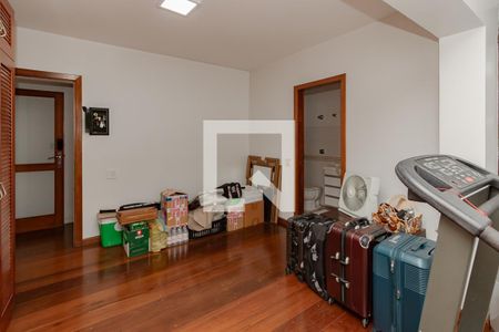 Casa de condomínio à venda com 901m², 5 quartos e 6 vagasSuíte de Hóspedes