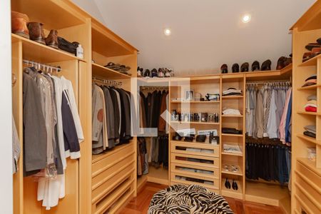 Casa de condomínio à venda com 901m², 5 quartos e 6 vagasCloset da Suíte 1