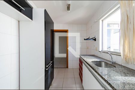Cozinha de apartamento para alugar com 2 quartos, 55m² em Buritis, Belo Horizonte