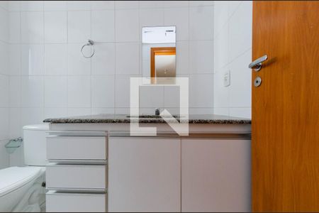 Banheiro de apartamento para alugar com 2 quartos, 55m² em Buritis, Belo Horizonte