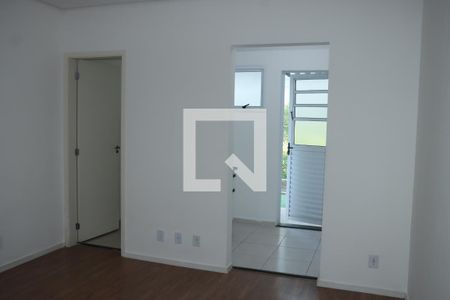 Casa de Condomínio para alugar com 2 quartos, 60m² em Maranhão, Cotia