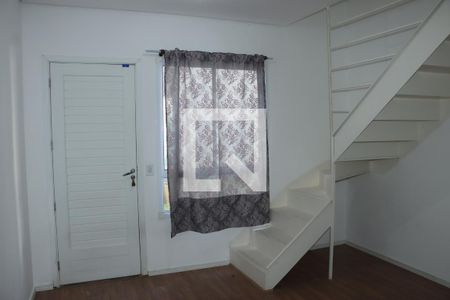 Casa de Condomínio para alugar com 2 quartos, 60m² em Maranhão, Cotia