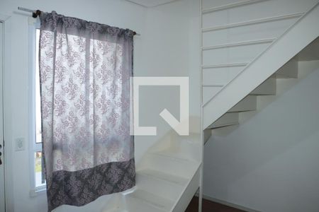 Sala de casa de condomínio para alugar com 2 quartos, 60m² em Maranhão, Cotia