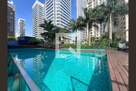 Apartamento para alugar com 90m², 1 quarto e 2 vagasPiscina
