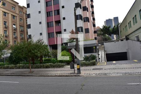 Apartamento para alugar com 102m², 3 quartos e 1 vagaFachada do condomínio