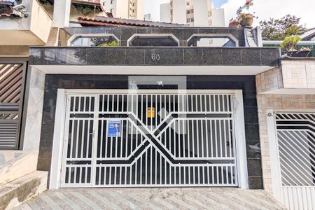 Casa à venda com 228m², 3 quartos e 2 vagasFachada