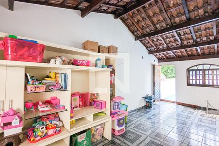 Casa à venda com 228m², 3 quartos e 2 vagasSótão