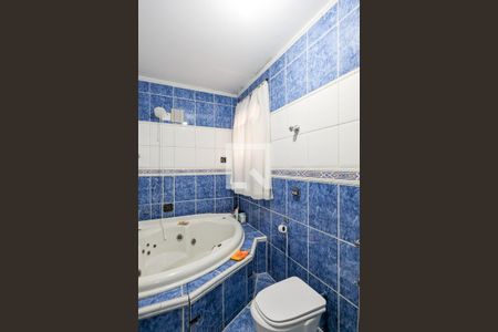 Casa à venda com 228m², 3 quartos e 2 vagasBanheiro da suíte