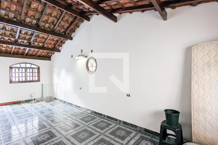 Casa à venda com 228m², 3 quartos e 2 vagasSótão