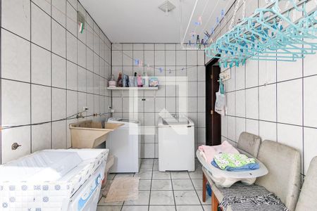 Casa à venda com 228m², 3 quartos e 2 vagasÁrea de serviço