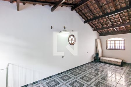 Casa à venda com 228m², 3 quartos e 2 vagasSótão