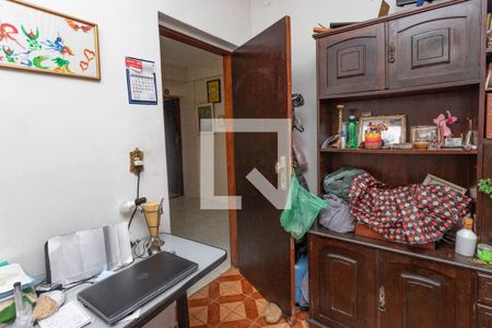 Casa à venda com 172m², 4 quartos e 1 vaga Casa à venda com 172m², 4 quartos e 1 vagaEscritório