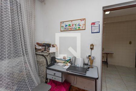 Casa à venda com 172m², 4 quartos e 1 vaga Casa à venda com 172m², 4 quartos e 1 vagaEscritório