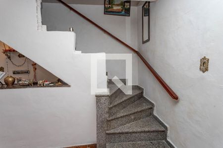 Escada  de casa para alugar com 4 quartos, 172m² em Centro, Diadema