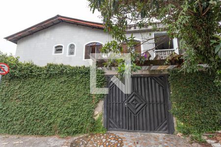 Casa à venda com 172m², 4 quartos e 1 vaga Casa à venda com 172m², 4 quartos e 1 vagaFachada