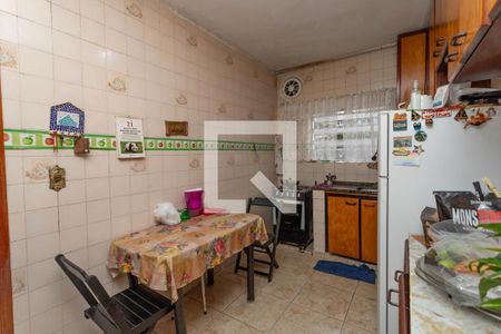 Casa à venda com 172m², 4 quartos e 1 vaga Casa à venda com 172m², 4 quartos e 1 vagaCozinha