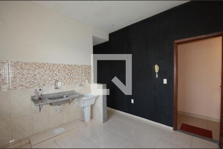 Sala/Cozinha de apartamento para alugar com 1 quarto, 45m² em Brás de Pina, Rio de Janeiro