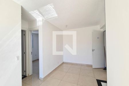 Sala de apartamento para alugar com 2 quartos, 50m² em Del Castilho, Rio de Janeiro