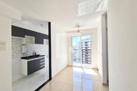 Sala de apartamento para alugar com 2 quartos, 50m² em Del Castilho, Rio de Janeiro