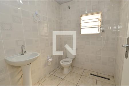 Banheiro de kitnet/studio para alugar com 1 quarto, 30m² em Sagrada Família, Belo Horizonte