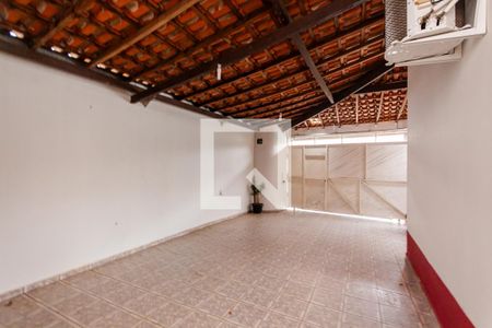 Casa à venda com 212m², 2 quartos e 4 vagasGaragem