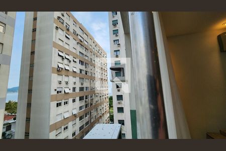 Detalhe Sala de apartamento para alugar com 2 quartos, 79m² em Boqueirão, Santos