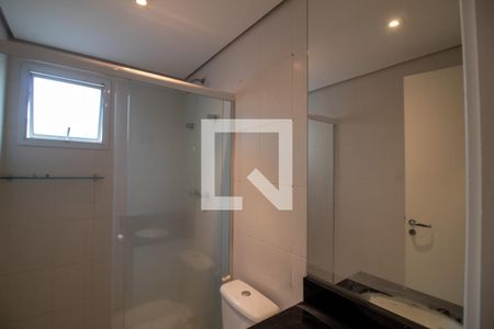 Banheiro da Suíte de apartamento para alugar com 2 quartos, 63m² em Vila Gertrudes, São Paulo