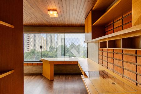 Apartamento à venda com 300m², 3 quartos e 4 vagas Apartamento à venda com 300m², 3 quartos e 4 vagasEscritório