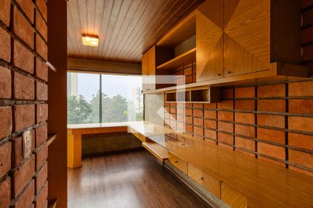 Apartamento à venda com 300m², 3 quartos e 4 vagas Apartamento à venda com 300m², 3 quartos e 4 vagasEscritório