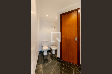 Apartamento à venda com 300m², 3 quartos e 4 vagas Apartamento à venda com 300m², 3 quartos e 4 vagasBanheiro Social