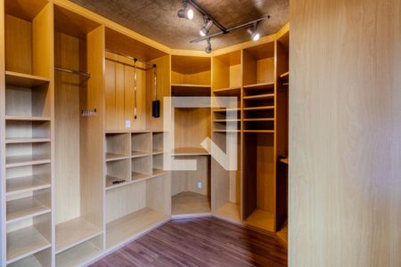 Apartamento à venda com 300m², 3 quartos e 4 vagas Apartamento à venda com 300m², 3 quartos e 4 vagasCloset Quarto
