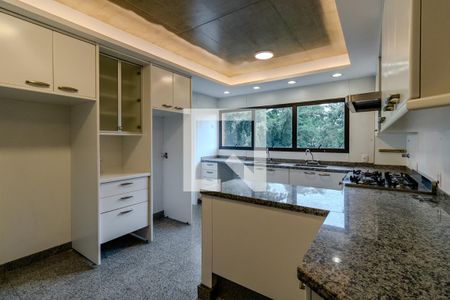 Apartamento à venda com 300m², 3 quartos e 4 vagas Apartamento à venda com 300m², 3 quartos e 4 vagasCozinha
