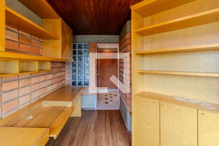 Apartamento à venda com 300m², 3 quartos e 4 vagas Apartamento à venda com 300m², 3 quartos e 4 vagasEscritório
