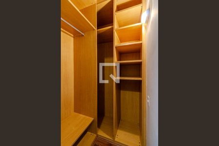 Apartamento à venda com 300m², 3 quartos e 4 vagas Apartamento à venda com 300m², 3 quartos e 4 vagasCloset Quarto