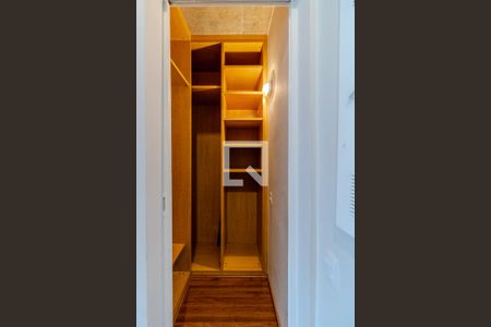 Apartamento à venda com 300m², 3 quartos e 4 vagas Apartamento à venda com 300m², 3 quartos e 4 vagasCloset Quarto