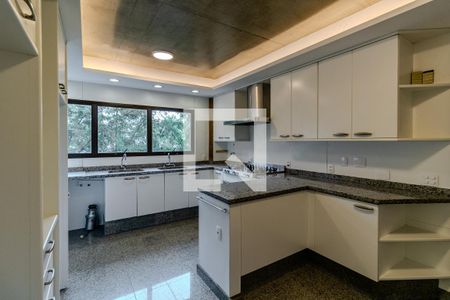 Apartamento à venda com 300m², 3 quartos e 4 vagas Apartamento à venda com 300m², 3 quartos e 4 vagasCozinha