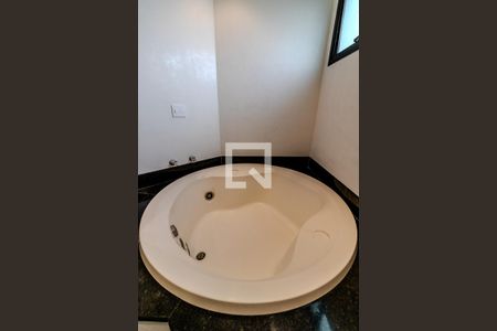 Apartamento à venda com 300m², 3 quartos e 4 vagas Apartamento à venda com 300m², 3 quartos e 4 vagasBanheiro Social