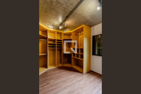 Apartamento à venda com 300m², 3 quartos e 4 vagas Apartamento à venda com 300m², 3 quartos e 4 vagasCloset Quarto