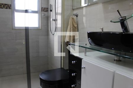 Banheiro de apartamento para alugar com 2 quartos, 70m² em Vila Ivone, São Paulo