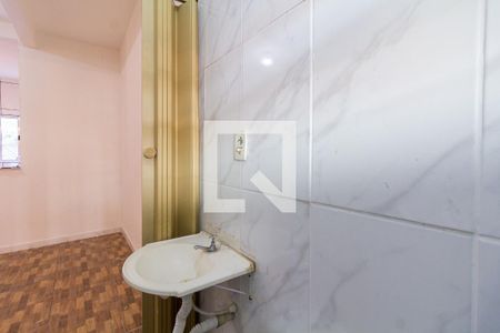 Banheiro de casa para alugar com 1 quarto, 40m² em Santa Maria, Osasco