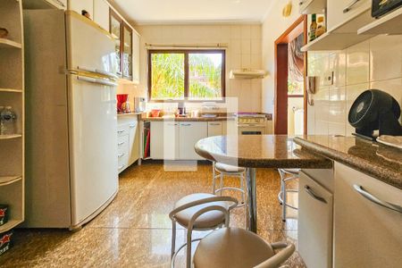 Casa de condomínio para alugar com 154m², 4 quartos e 2 vagasCozinha