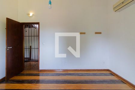 Casa à venda com 300m², 5 quartos e 5 vagasQuarto 3