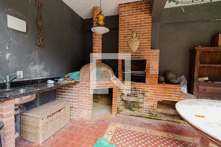 Casa à venda com 300m², 5 quartos e 5 vagasChurrasqueira